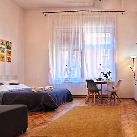 Travel And Music Apartment Timisoara Esterno foto